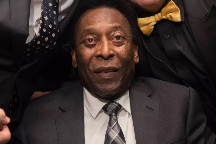 Pelé, légende du football, décède à l'âge de 82 ans