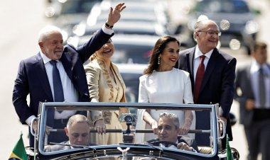 Lula da Silva prend ses fonctions en tant que président du Brésil en promettant de mettre fin à l'ère de "dévastation" de Bolsonaro