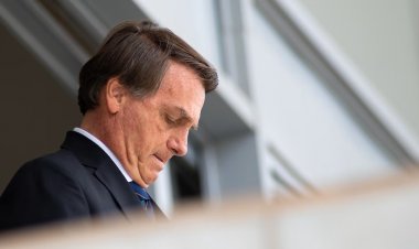 L'ex-président brésilien Bolsonaro sous le feu des accusations pour incitation à un crime et dépenses somptuaires