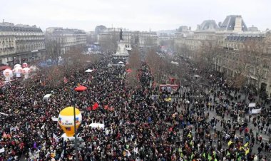 Grèves et perturbations : les Français expriment leur colère contre la réforme des retraites