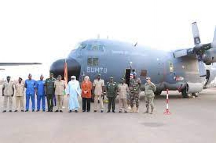 Les États-Unis offrent un avion Hercules C-130H au Niger