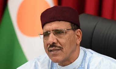 Crise Politique au Niger : Détention et Procès de Mohamed Bazoum, Quel Avenir pour la Justice ?