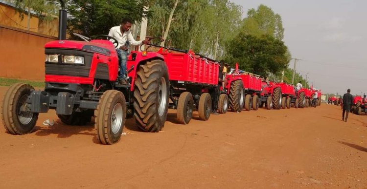 Initiative Agricole Majeure au Burkina Faso : 400 Tracteurs pour Labourer Gratuitement les Terres